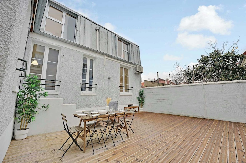 Modern House With AC 3br 6p Asnieres sur seine — 4-Star Luxury Hotel in Asnieres-Sur-Seine, France