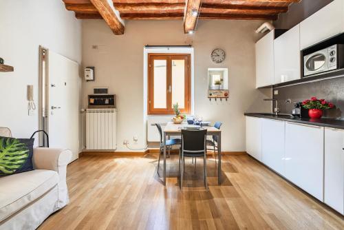 Porta Romana Charme Flat Florence Dolce Vita — 4-Star Luxury Hotel in Florence, Italy