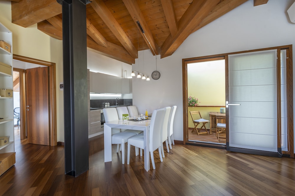 New Deal APT with Terrace & Jacuzzi — 4-Star Luxury Hotel in Palmanova, Italy
