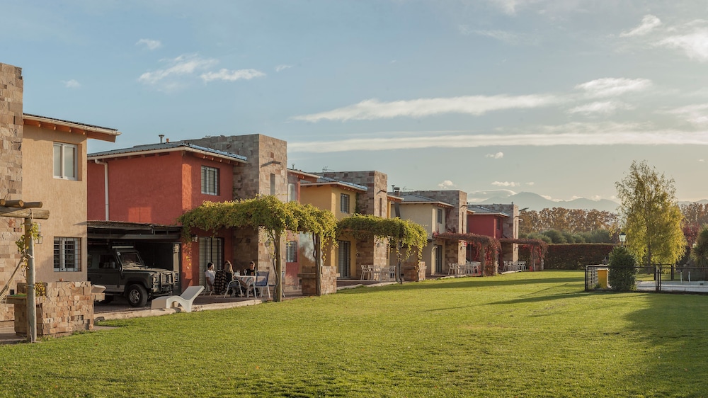 Magas de Drummond — 4-Star Luxury Hotel in Lujan De Cuyo, Argentina