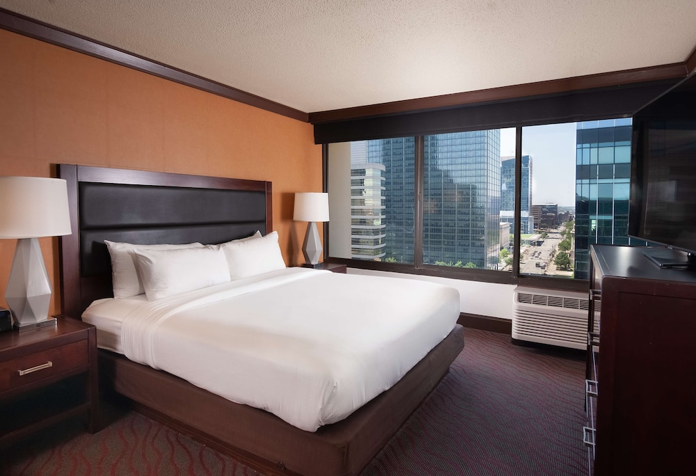 DoubleTree by Hilton Hotel Cleveland Downtown Lakeside - photo 10