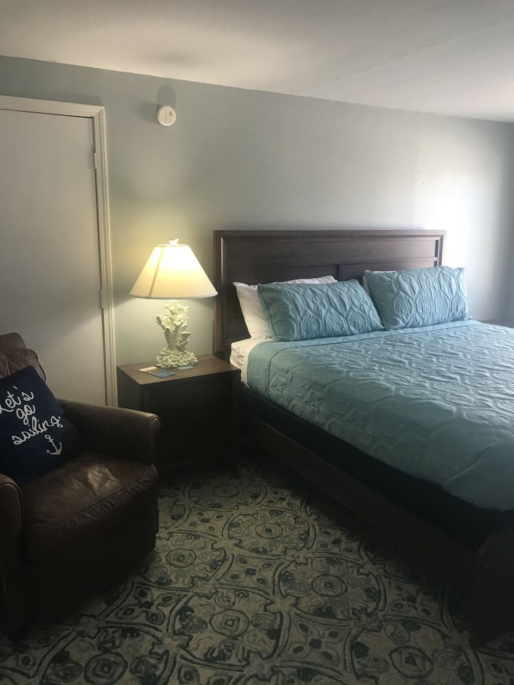 The Surf Beach Motel - photo 22