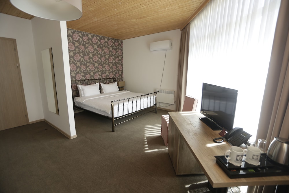 Vardzia Resort