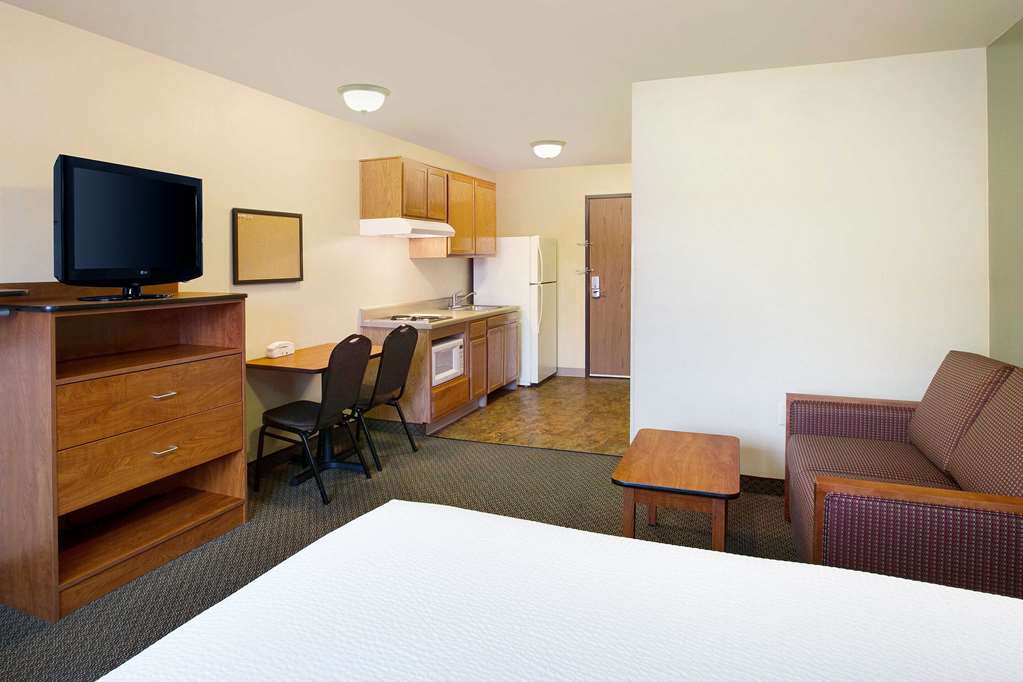 WoodSpring Suites Raleigh Northeast Wake Forest - photo 8
