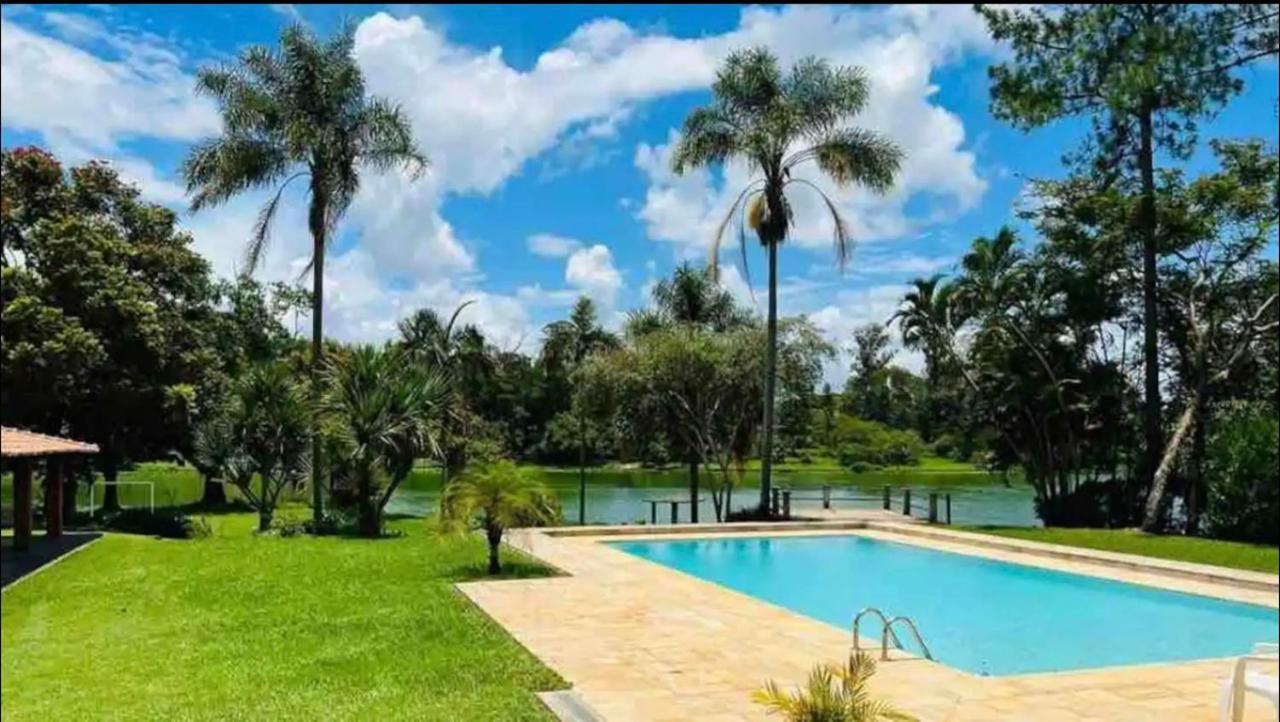 Chacara Li Li à beira da represa in Americana, Brasil