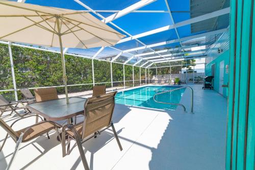 Seahorse Cove in Holmes Beach, United States