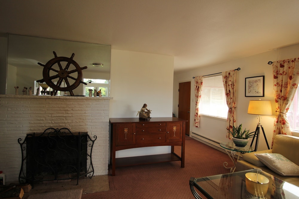 Mariner's Cove Inn - photo 46