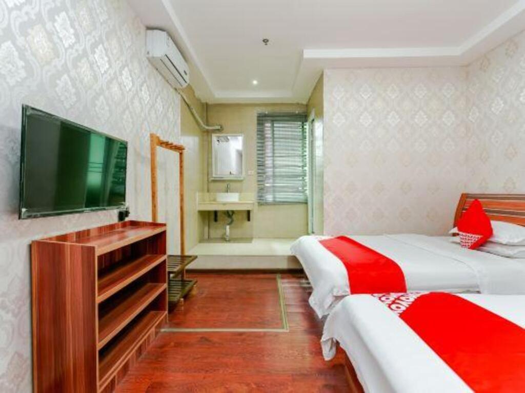 OYO bashan red express hotel in dazhou — hotel near Dazhou Jinya Airport