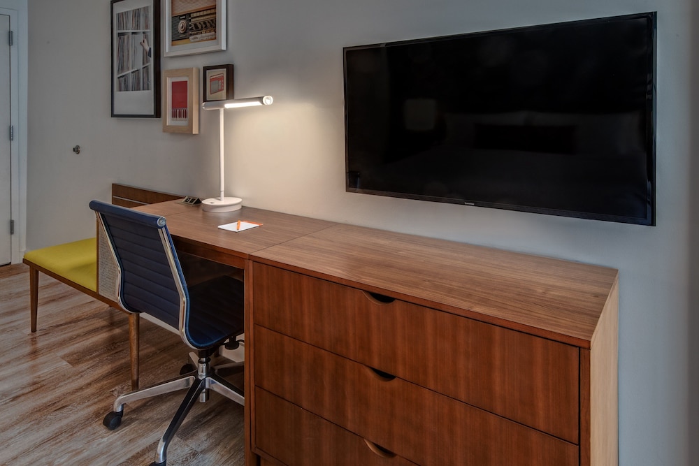 Hotel Indigo Memphis Downtown by IHG - photo 22