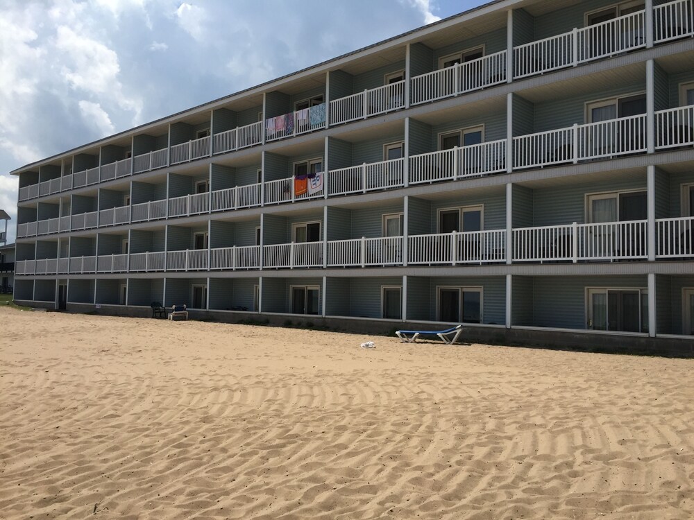 Fairview Beachfront Inn & Waterpark - photo 17