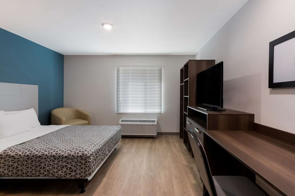 Woodspring Suites Chandler Airport - photo 18