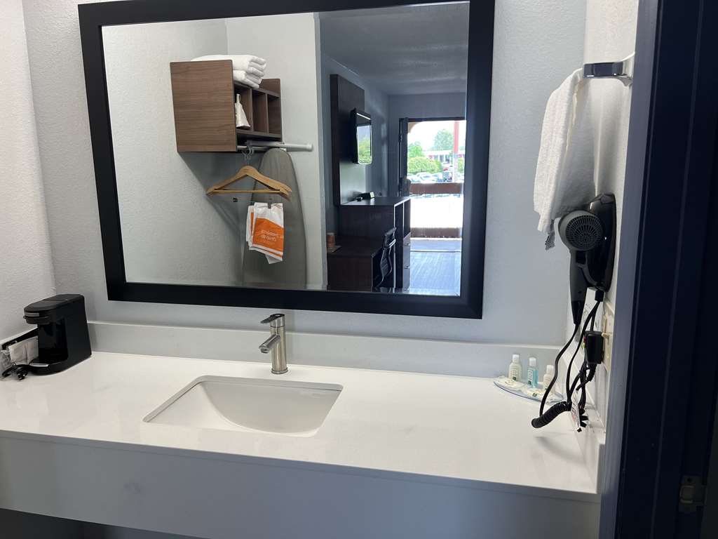 Quality Inn Madison Huntsville Decatur Hwy - photo 5