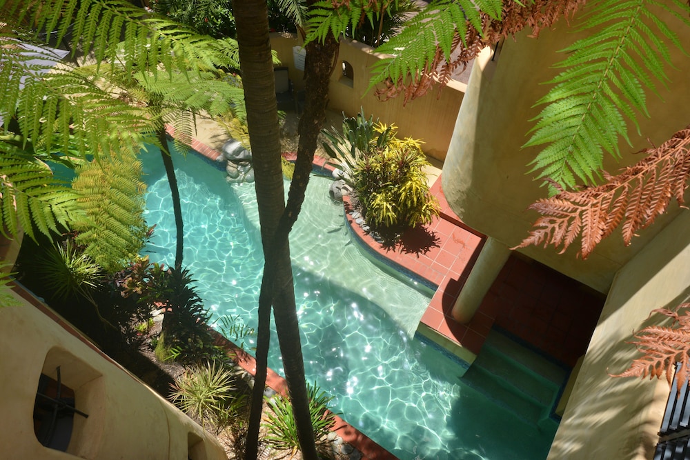 Seascape Apartments at Villa San Michele — 4-Star Luxury Hotel in Port Douglas, Australia