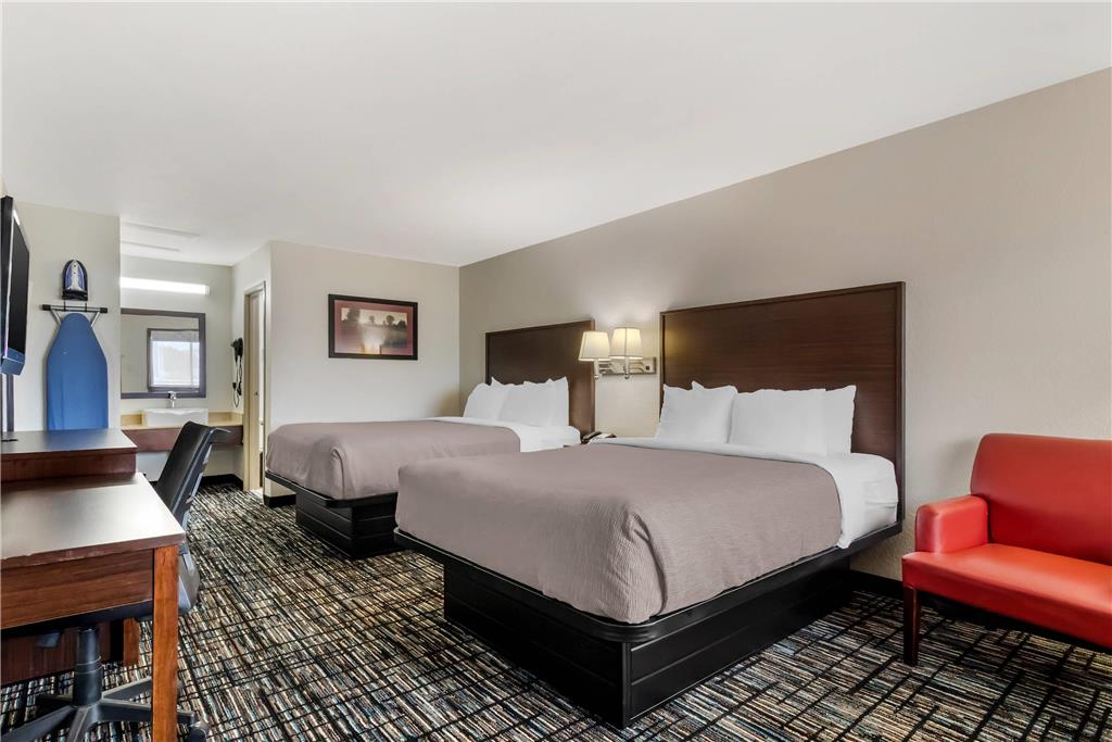 Quality Inn & Suites I 10 near Fiesta Texas - photo 11