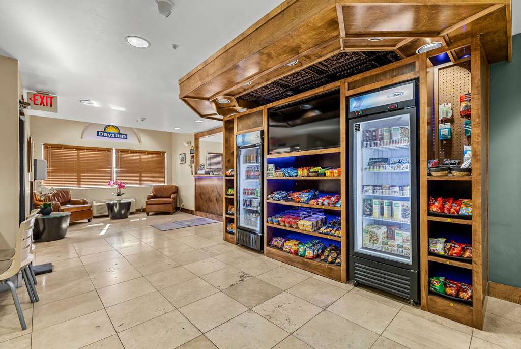 Days Inn by Wyndham Camp Verde Arizona - photo 4