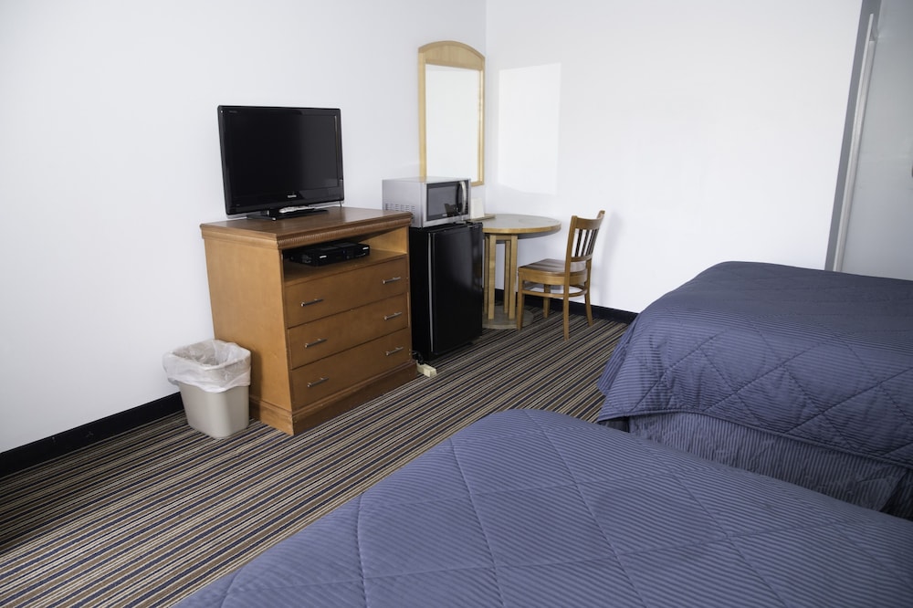 Capri inn and Suites - photo 30