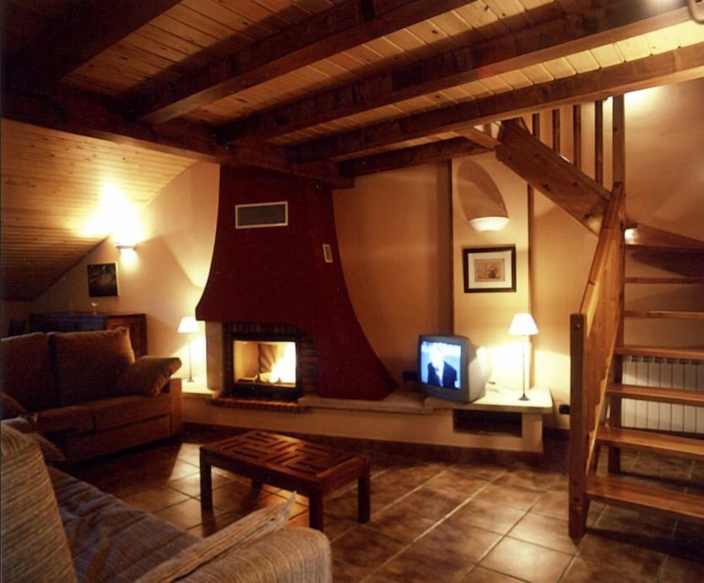 Apartamentos Casa Rivera — 4-Star Luxury Hotel in Ainsa, Spain