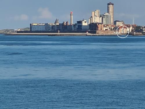 Appartement Havenzicht gelegen aan zee met zeezicht — 4-Star Luxury Hotel in Vlissingen, Netherlands