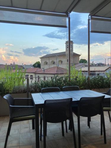 SE025 Senigallia meraviglioso trilocale con terrazzo — 4-Star Luxury Hotel in Senigallia, Italy