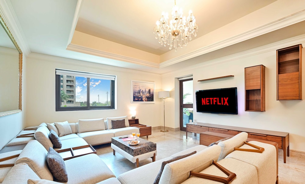 LUX The Elegant Fairmont Palm Suite — 4-Star Luxury Hotel in Dubai, United Arab Emirates