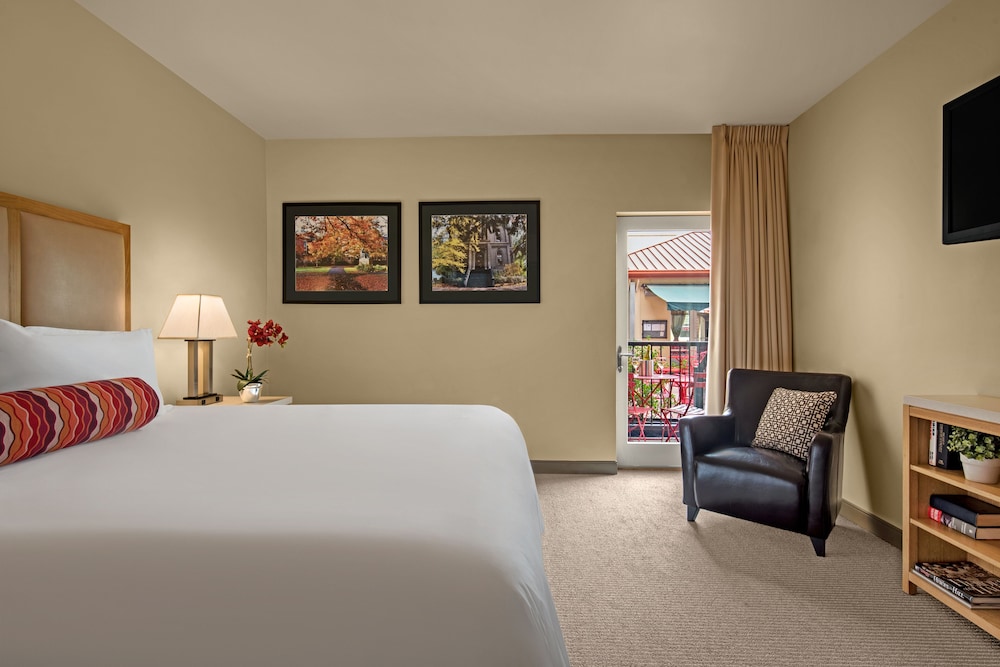 Inn at the 5th - photo 4