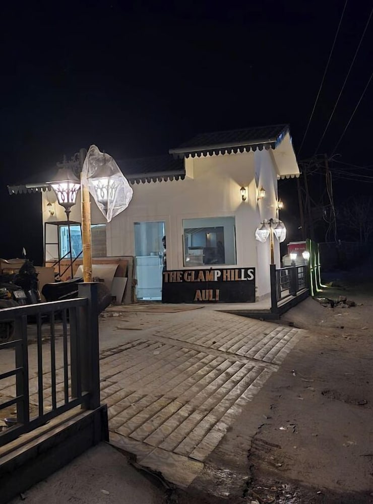 The Glamp Hills Auli in Joshimath, India