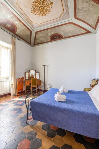 Charming Apartment At Spanish Steps No Elevator — 4-Star Luxury Hotel in Rome, Italy