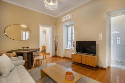 Grand Haven New Renovated Spacious Apts in Prime Location — 4-Star Luxury Hotel in Athens, Greece