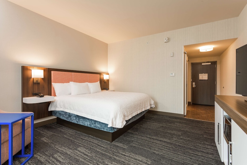 Hampton Inn Cumberland - photo 11