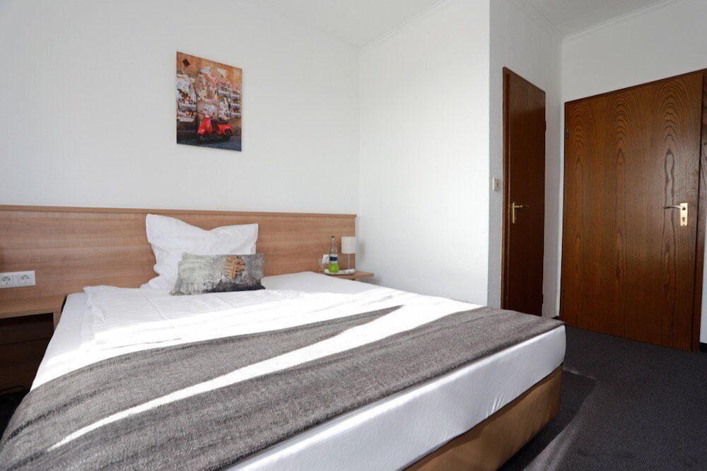 Hotel zwei&vierzig - last minute hotel in Vallendar