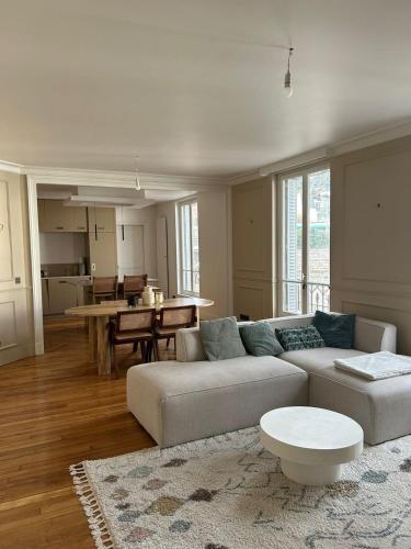 Apparthaussmann Paris Suresnes Longchamp — Suresnes