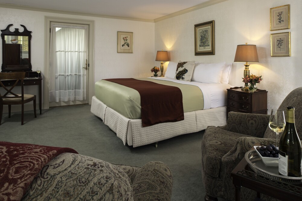 Great Oak Manor - photo 5
