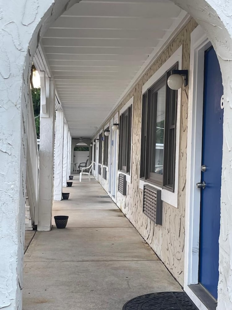 Point Pleasant Inn - photo 14