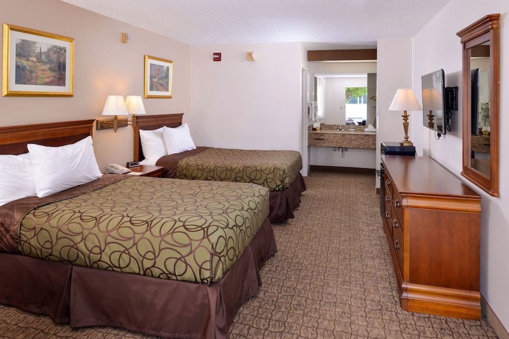 Briarwood Inn Of Geneva - photo 12