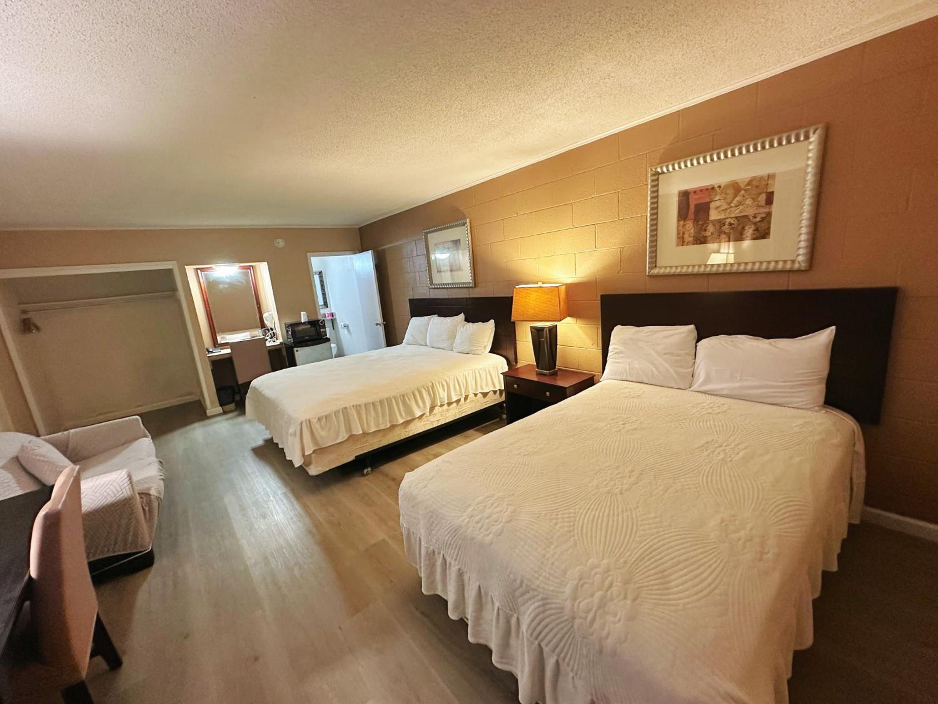 Royal Inn And Suites — Hemet