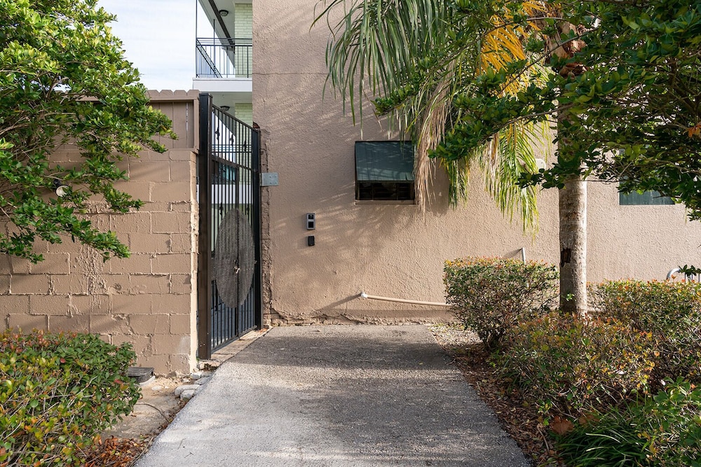 French Quarter Suites Hotel - photo 58
