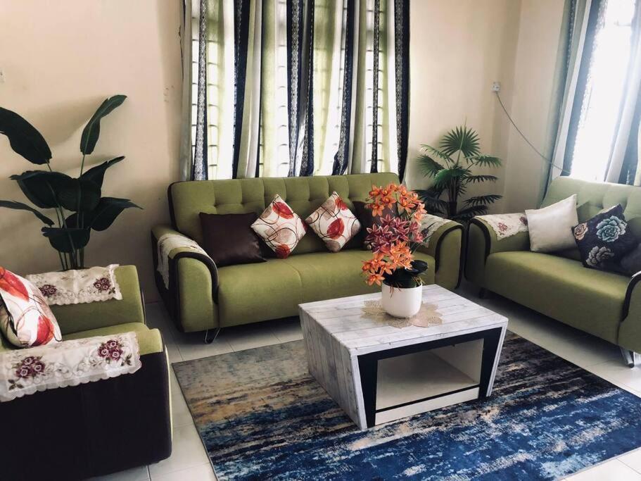 Putri Homestay Bungalow at UMK Pengkalan Chepa — 4-Star Luxury Hotel in Kota Bharu, Malaysia