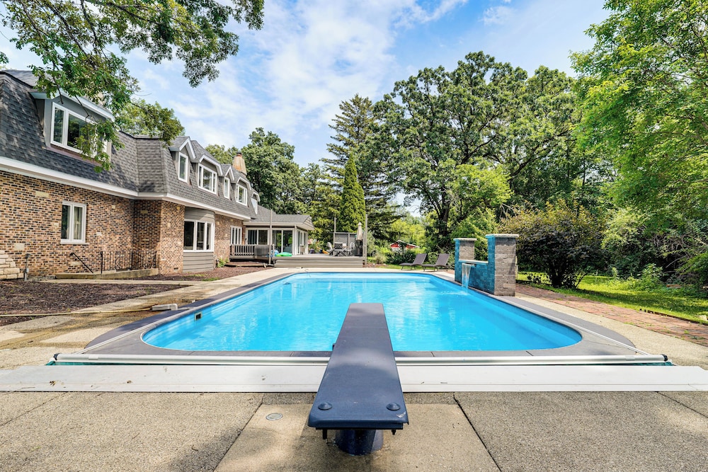7 100 Sq Ft Retreat W Gazebo Koi Pond In Wayne — Wayne