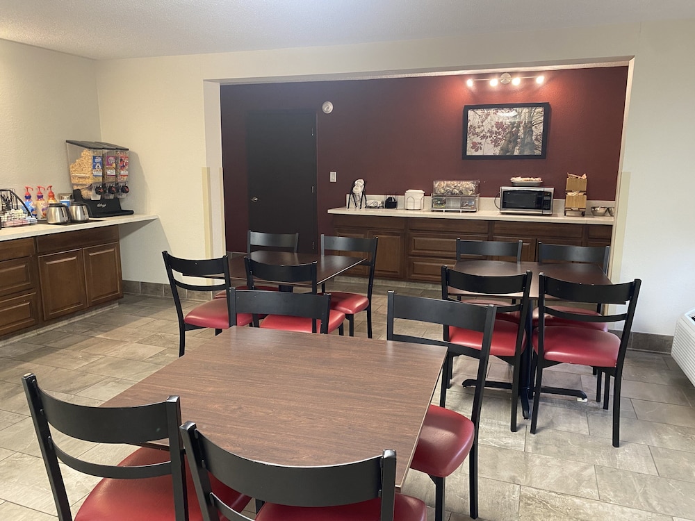 Red Roof Inn Roanoke Rapids - photo 25