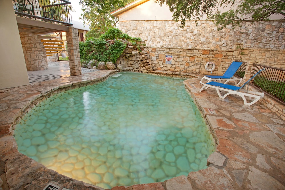 Inn of the Hills Resort and Conference Center - photo 21