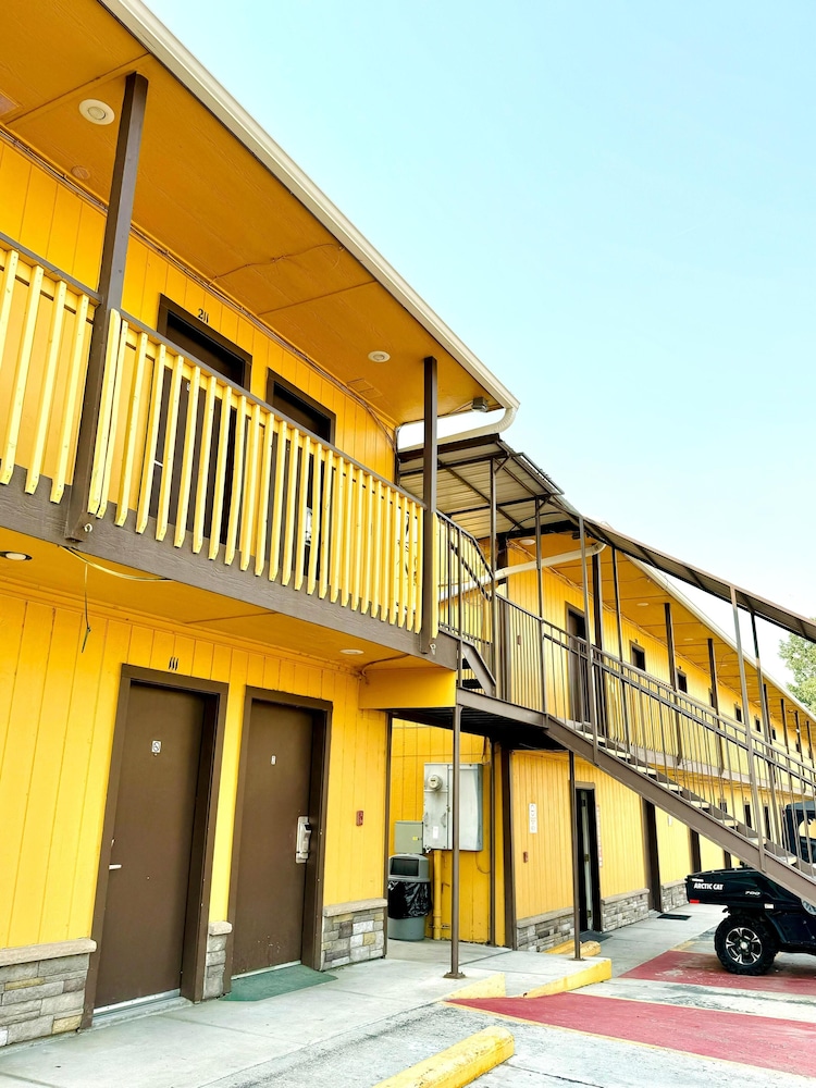 Americas Best Value Inn Salmon - photo 16