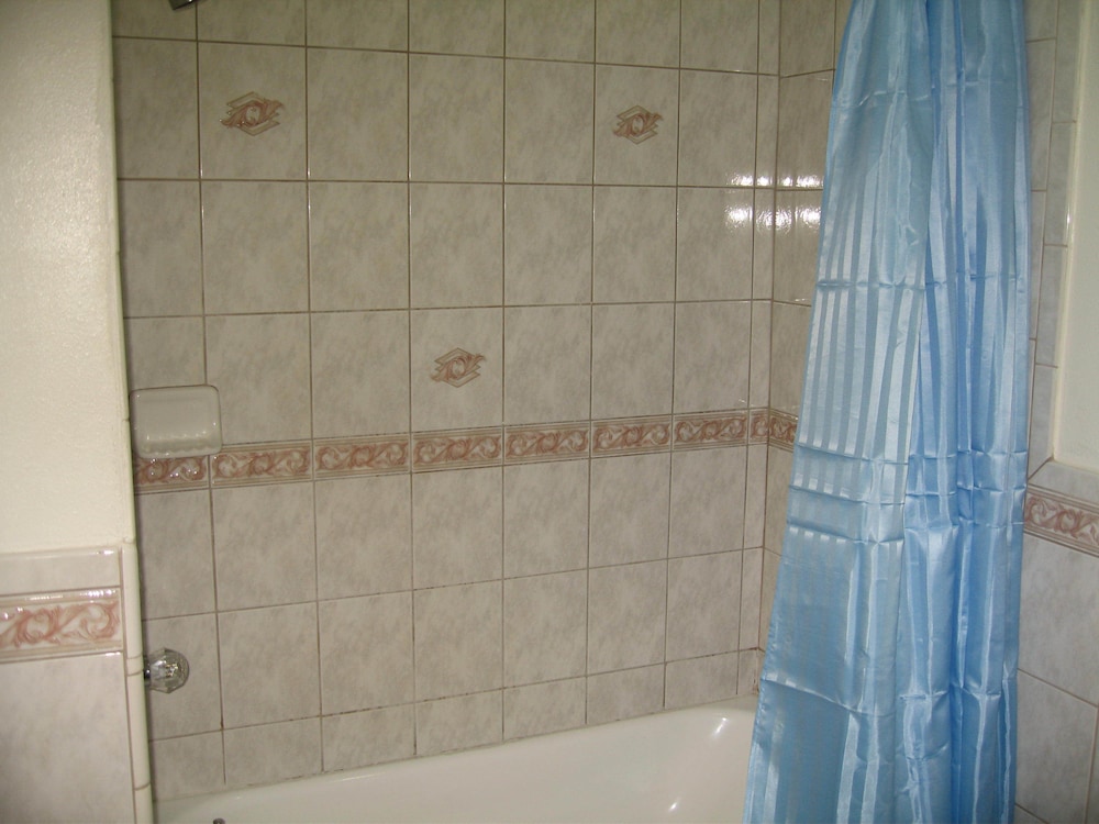 Royal Inn Motel Long Beach - photo 25