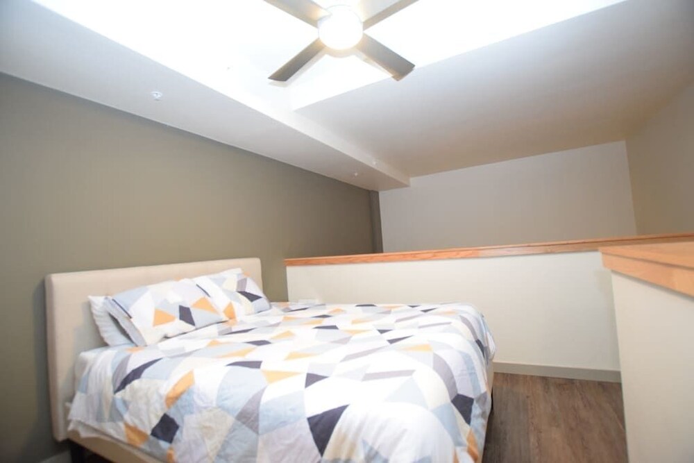 Capitol Hill Suites by Luxe Hubs - photo 11
