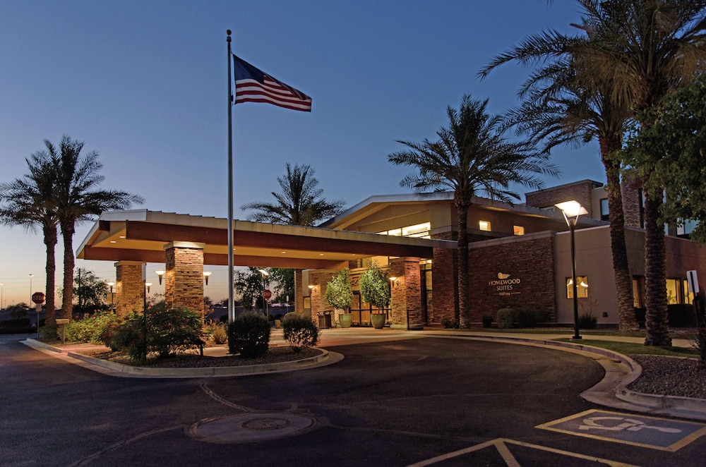 Homewood Suites by Hilton Phoenix Chandler Fashion Center - carbon neutral hotel in Chandler
