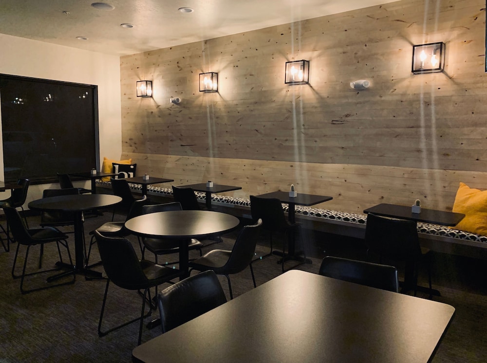 Silver Creek Hotel - photo 45