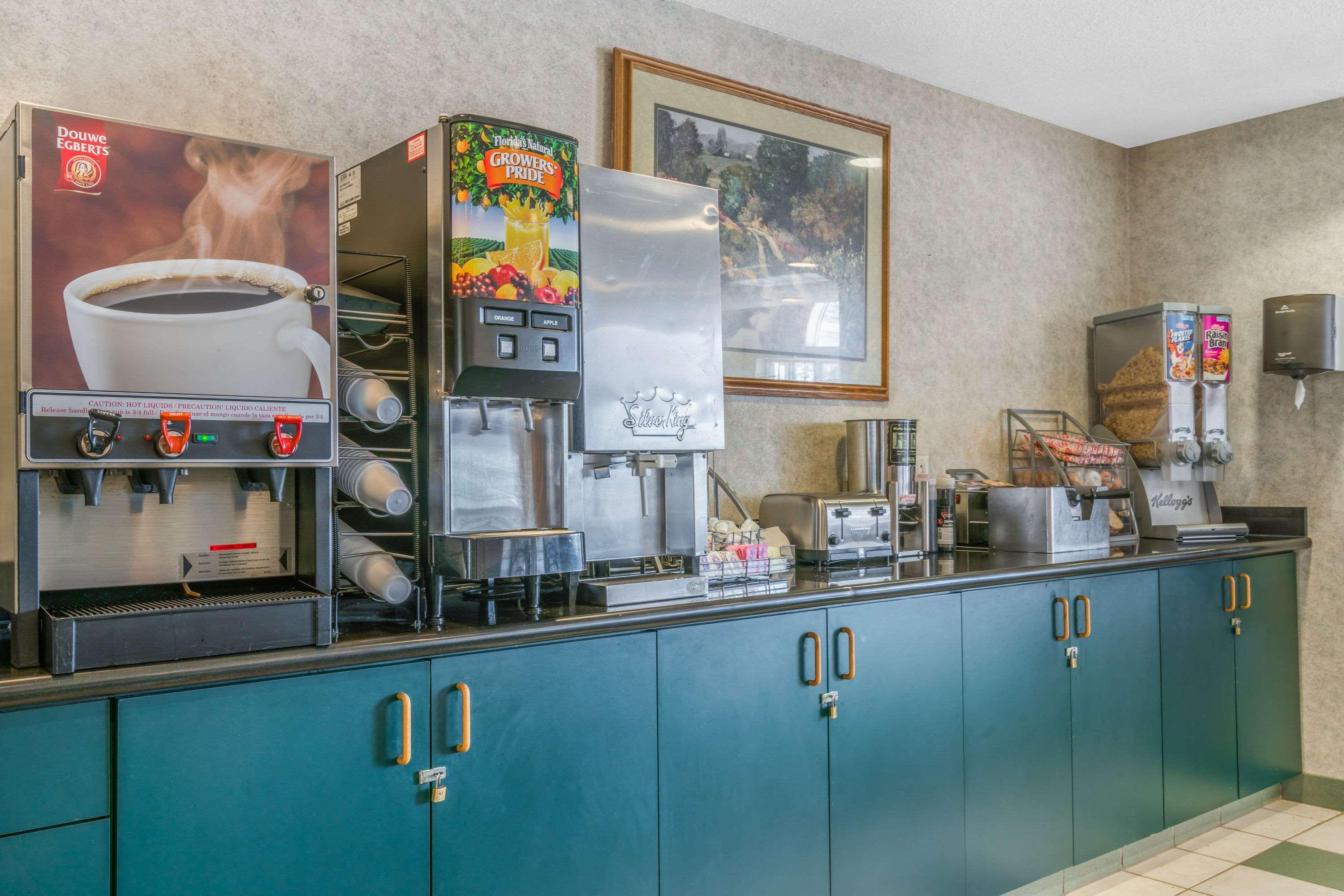 Fargo Airport Inn - photo 5