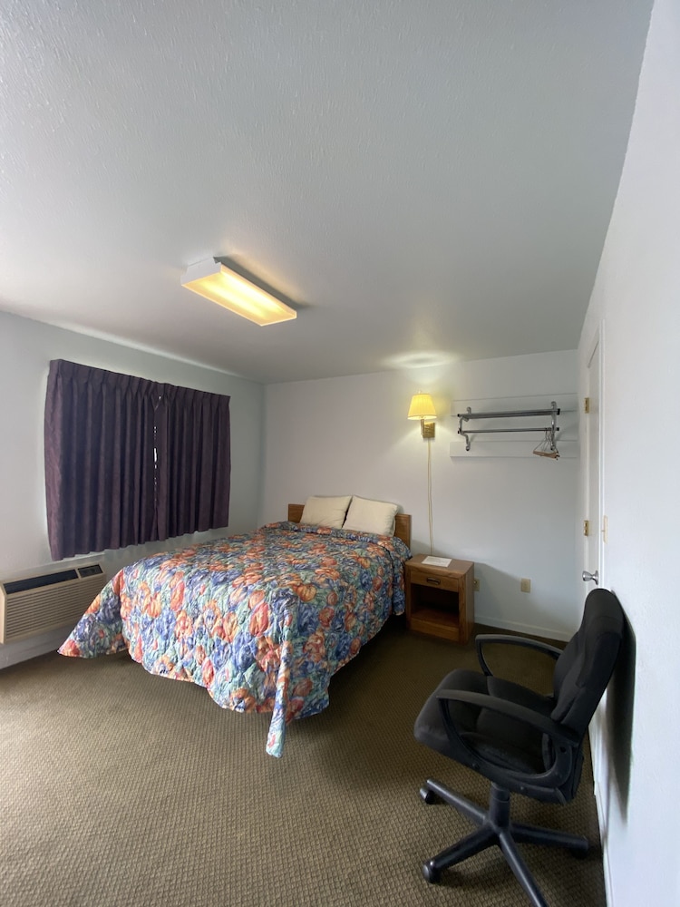 Regency Inn Comanche - photo 14