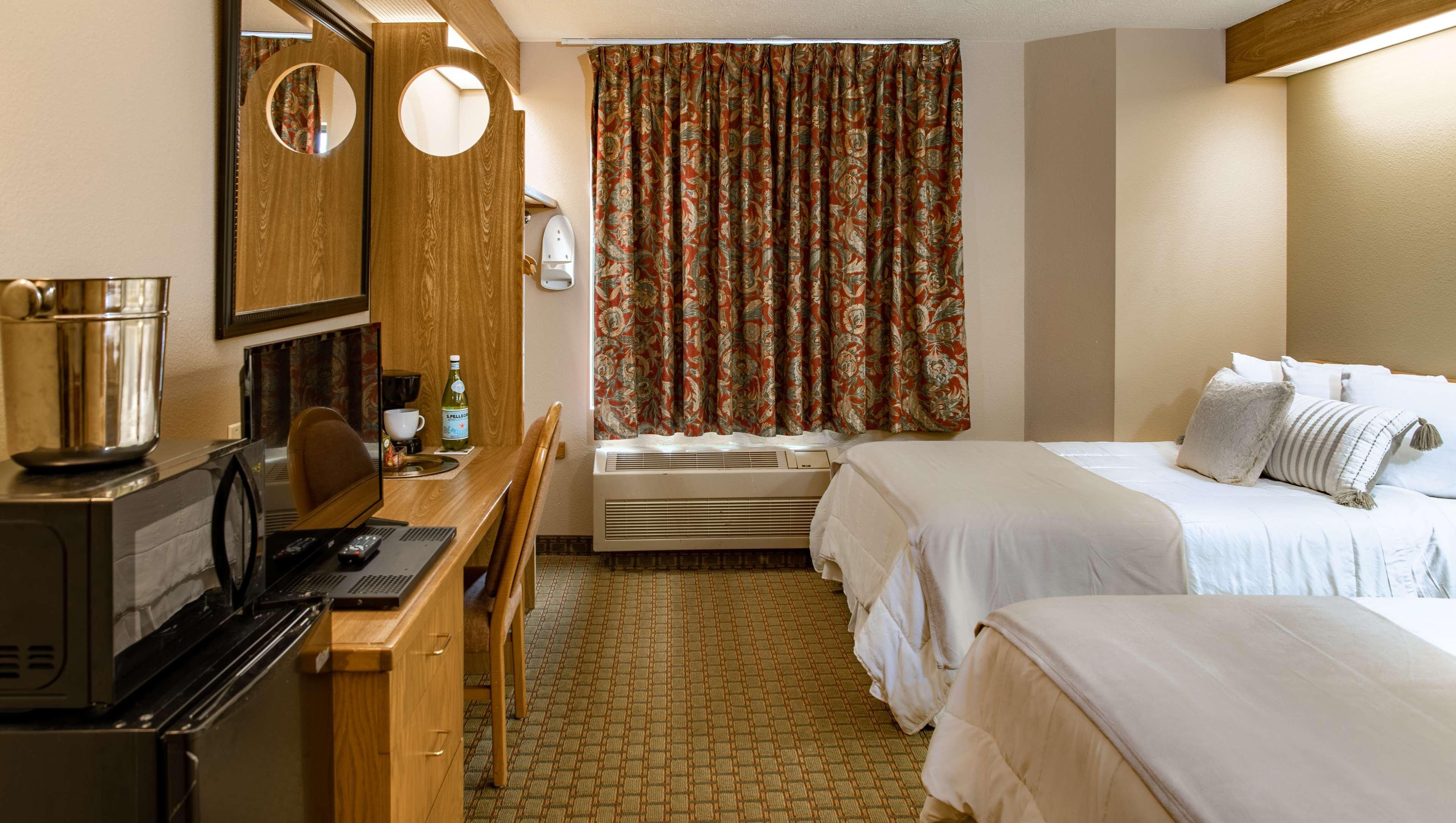 Howard Johnson Lincoln - photo 4