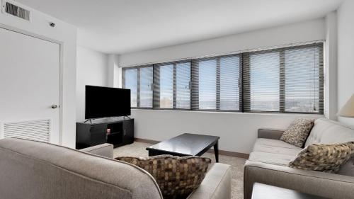 PP 1203 Corporate 1br Pool Free Parking Gym — 4-Star Luxury Hotel in Harrisburg, United States