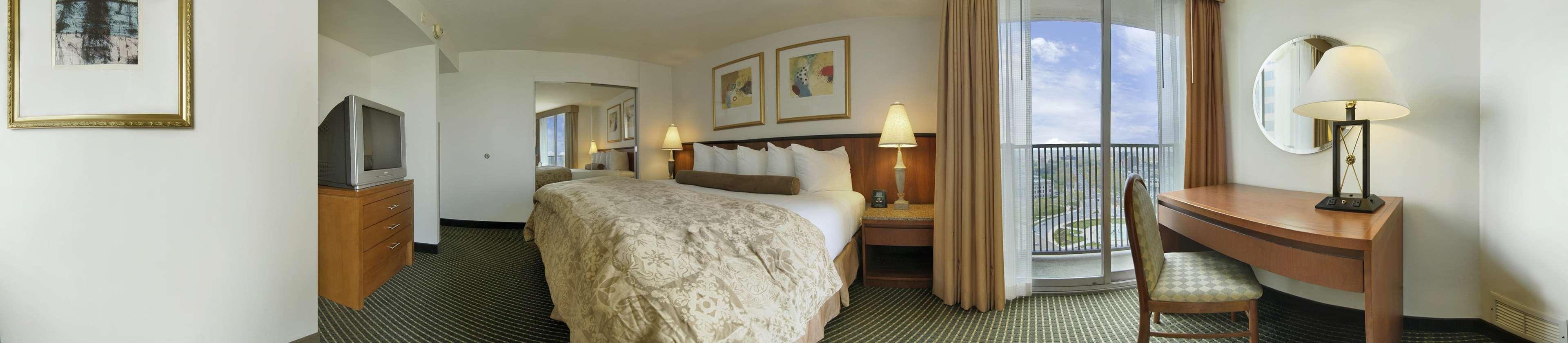 Embassy Suites Philadelphia Center City - photo 6